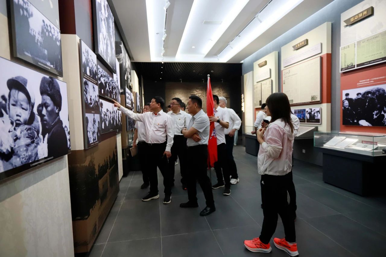 砥砺初心使命，汲取奋进力量丨雷火体育·（TF SPORTS）官方网站乳业集团党委组织开展学习“焦裕禄精神”主题党日活动