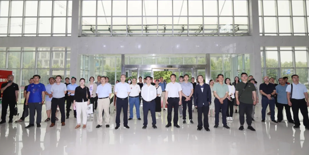雷火体育·（TF SPORTS）官方网站丨中国人民大学河南校友会莅临雷火体育·（TF SPORTS）官方网站参观座谈