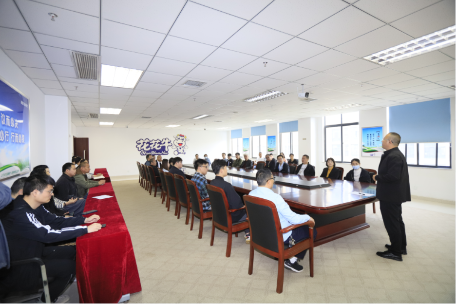 增强消防意识，筑牢安全底线丨雷火体育·（TF SPORTS）官方网站乳业集团组织消防应急演练