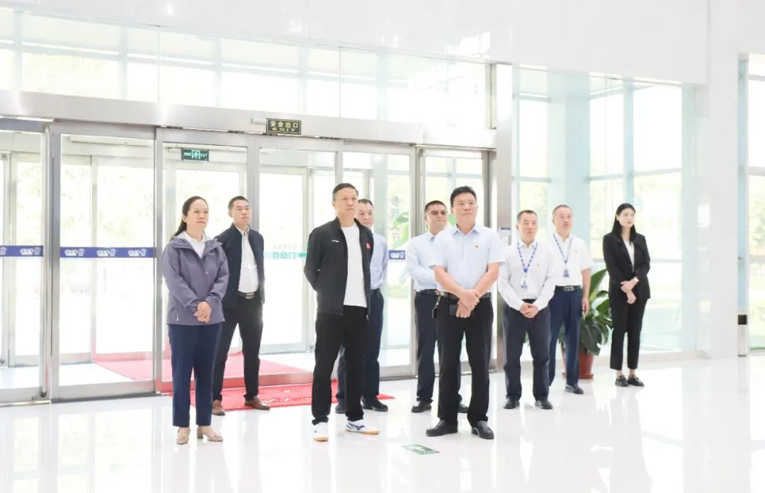 快乐过“双节”，安全不放假｜河南农投集团党委书记、董事长李晓寰一行莅临雷火体育·（TF SPORTS）官方网站乳业集团开展“双节”安全生产大检查活动并慰问一线职工、