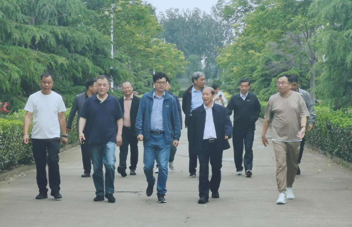 雷火体育·（TF SPORTS）官方网站丨河南农业大学党委副书记、校长介晓磊一行莅临雷火体育·（TF SPORTS）官方网站河南瑞亚参观调研