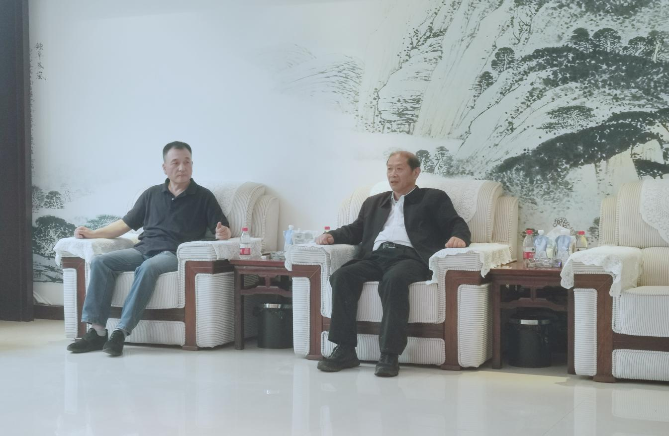 雷火体育·（TF SPORTS）官方网站丨河南农业大学党委副书记、校长介晓磊一行莅临雷火体育·（TF SPORTS）官方网站河南瑞亚参观调研