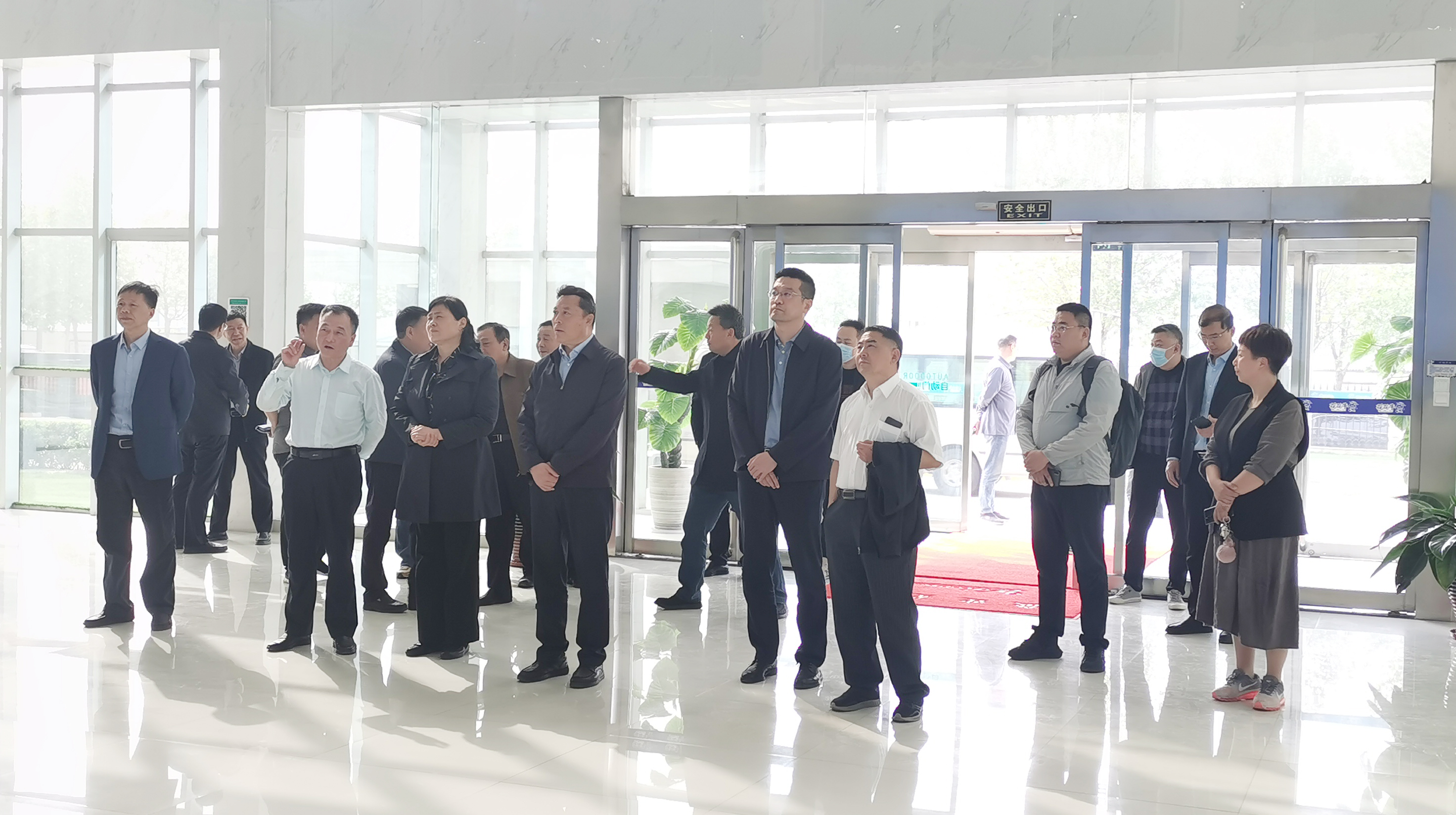雷火体育·（TF SPORTS）官方网站丨沈阳市人大常委会副主任曹鹏一行莅临雷火体育·（TF SPORTS）官方网站考察座谈