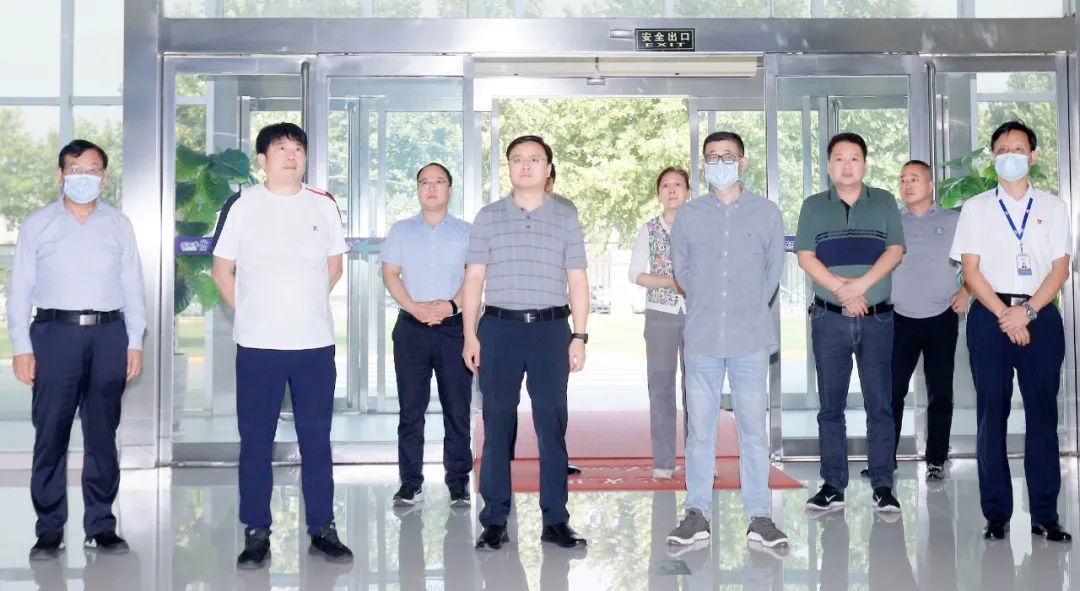 快讯｜社旗县人民政府县长关文波一行莅临雷火体育·（TF SPORTS）官方网站乳业集团参观考察