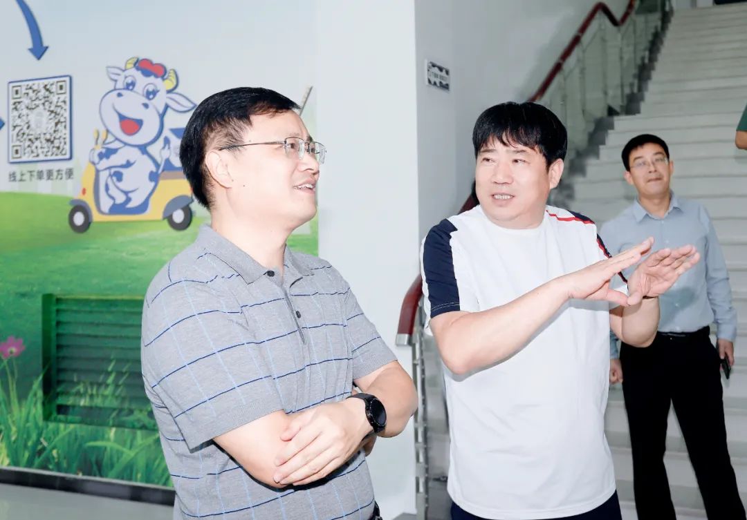 快讯｜社旗县人民政府县长关文波一行莅临雷火体育·（TF SPORTS）官方网站乳业集团参观考察