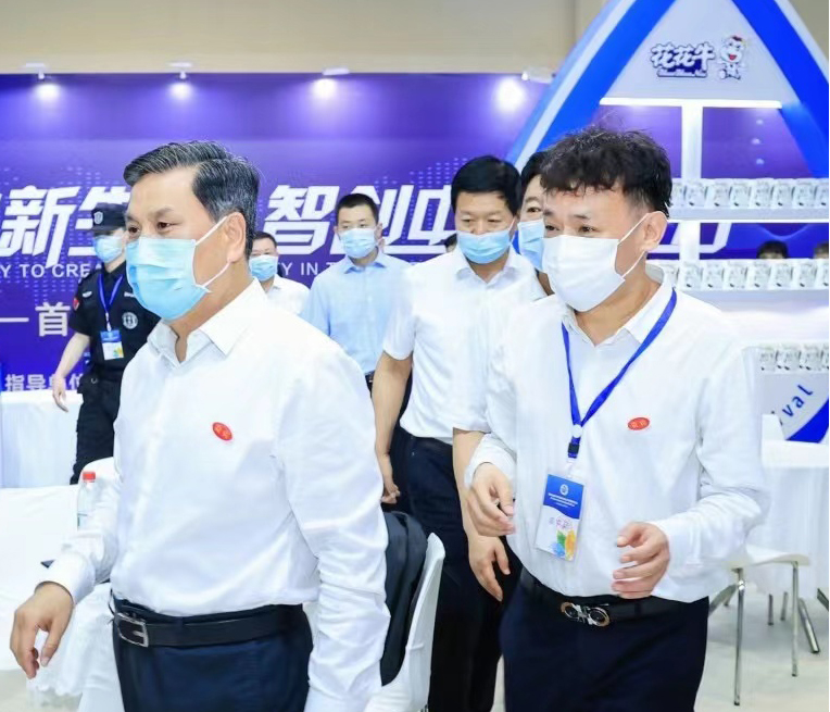 雷火体育·（TF SPORTS）官方网站 | 第34届中原畜牧业交易博览会开幕河南省人民政府副省长武国定莅临雷火体育·（TF SPORTS）官方网站展台参观