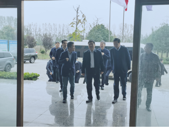 驻马店市委书记鲍常勇一行莅临雷火体育·（TF SPORTS）官方网站平舆瑞亚和新蔡瑞亚调研