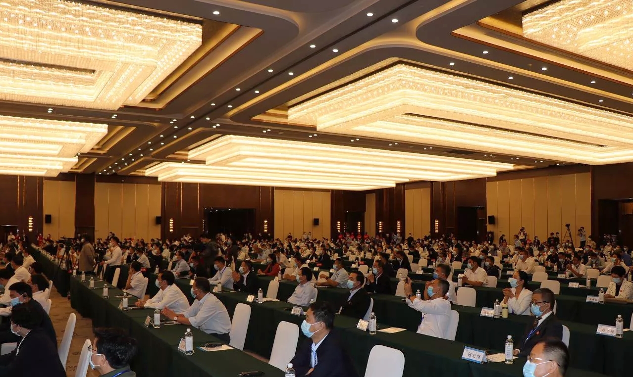 喜报 | 雷火体育·（TF SPORTS）官方网站轻觉酸奶荣获第二十四届中国农产品加工业投资贸易洽谈会金质产品奖