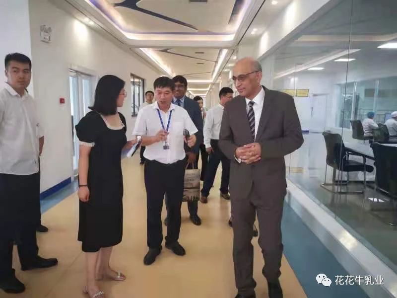 巴基斯坦驻华大使莫因·哈克 莅临雷火体育·（TF SPORTS）官方网站乳业集团参观访问