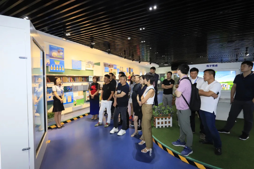 快讯 | 长江商学院智能制造学会走进雷火体育·（TF SPORTS）官方网站乳业集团