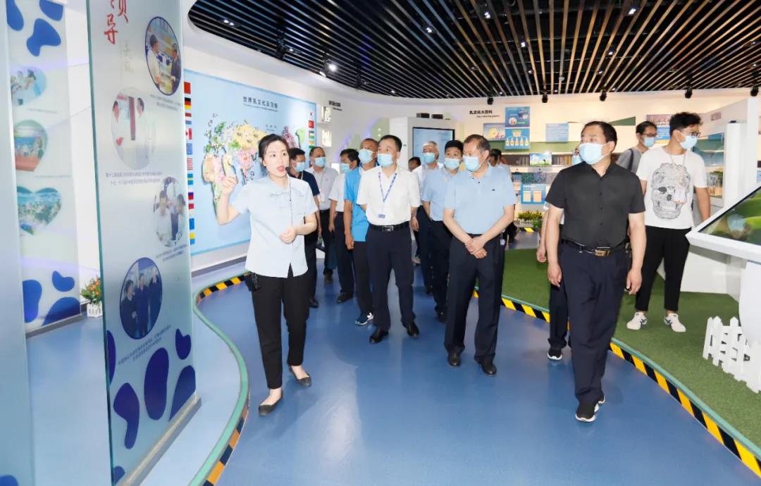 郑州市安全生产双重预防体系建设现场观摩会在雷火体育·（TF SPORTS）官方网站乳业集团郑州分公司召开