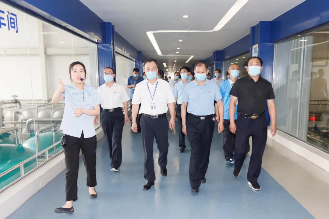 郑州市安全生产双重预防体系建设现场观摩会在雷火体育·（TF SPORTS）官方网站乳业集团郑州分公司召开