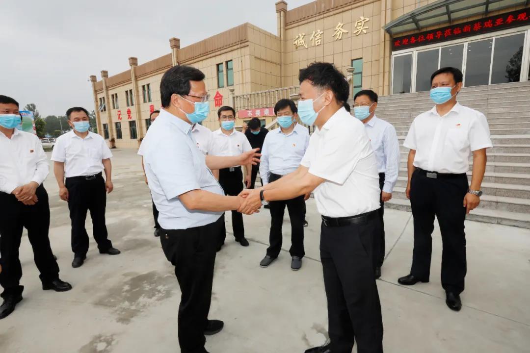 快讯 | 河南省委常委、省纪委书记、省监委主任任正晓莅临雷火体育·（TF SPORTS）官方网站乳业集团新蔡瑞亚牧场调研