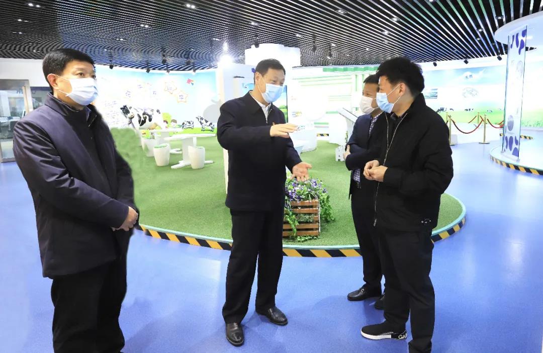 河南省委农办主任、农业农村厅厅长申延平一行调研河南雷火体育·（TF SPORTS）官方网站乳业集团