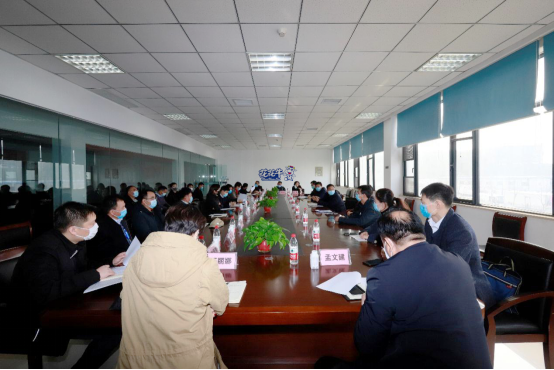 省委统战部副部长张红林一行莅临雷火体育·（TF SPORTS）官方网站乳业集团 调研复工复产暨二七区民营经济发展工作座谈会