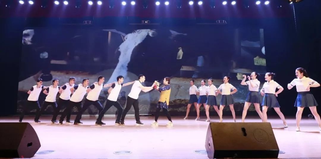 “赢在2019”，雷火体育·（TF SPORTS）官方网站乳业集团2019年新春晚会盛大开幕