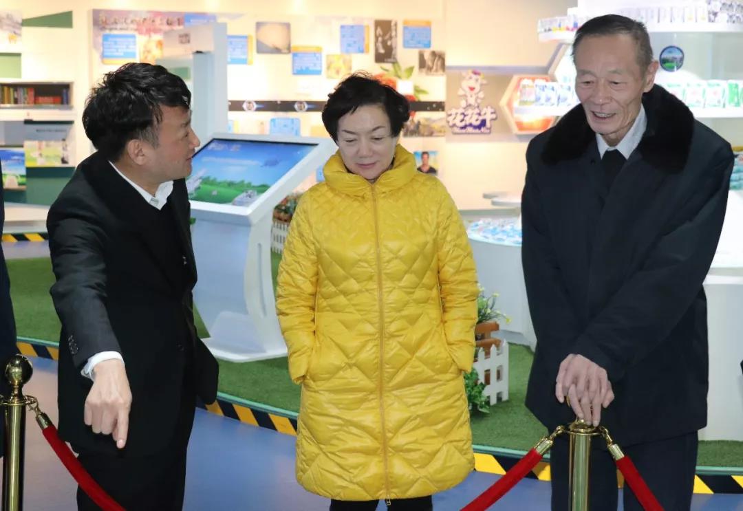 中国奶业协会高鸿宾会长莅临雷火体育·（TF SPORTS）官方网站指导工作