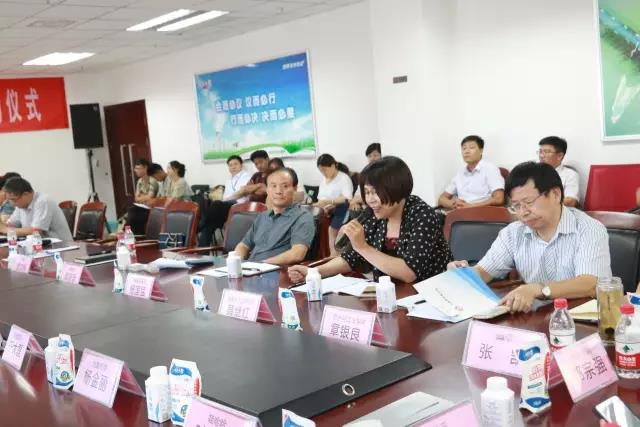 河南省食品安全座谈会暨百场食安讲座进校园启动仪式在雷火体育·（TF SPORTS）官方网站举行