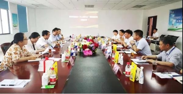 河南省高级人民法院院长胡道才一行莅临雷火体育·（TF SPORTS）官方网站乳业集团开展“万人助万企”活动 助力企业发展