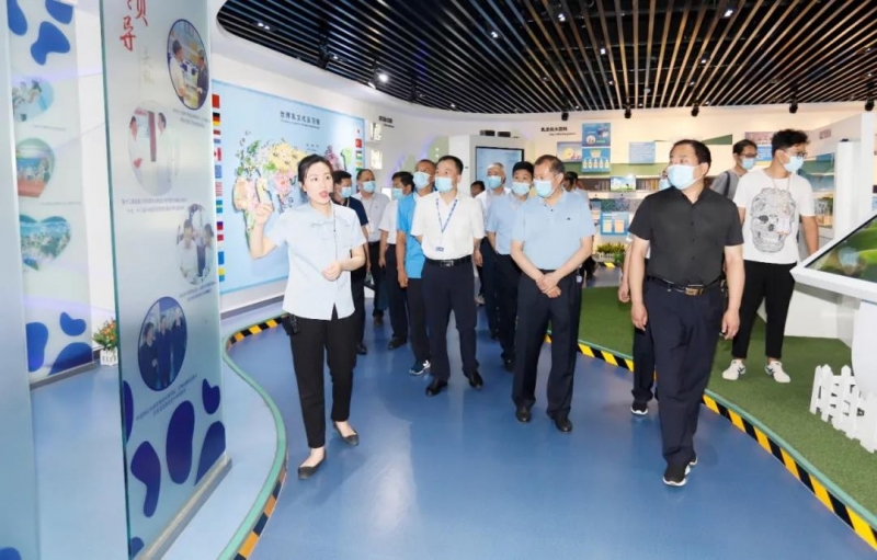 郑州市安全生产双重预防体系建设现场观摩会在雷火体育·（TF SPORTS）官方网站乳业集团郑州分公司召开