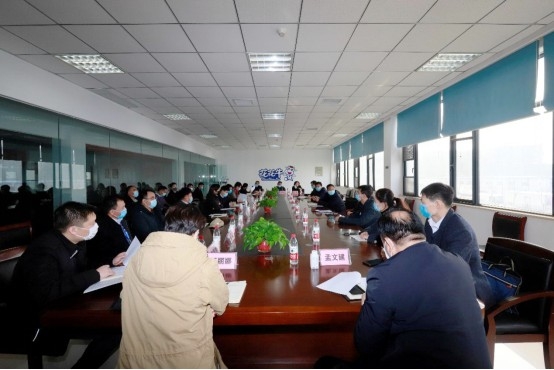 省委统战部副部长张红林一行莅临雷火体育·（TF SPORTS）官方网站乳业集团 调研复工复产暨二七区民营经济发展工作座谈会